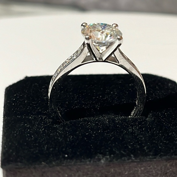 3 Ct Moissanite set in 925 Sterling Silver. - Picture 5 of 16